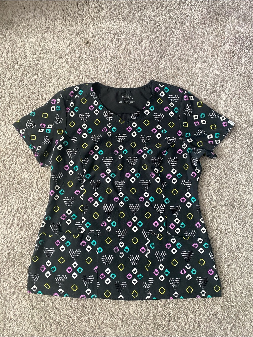 Cherokee Infinity Scrub Top with Multicolor heart Print size M